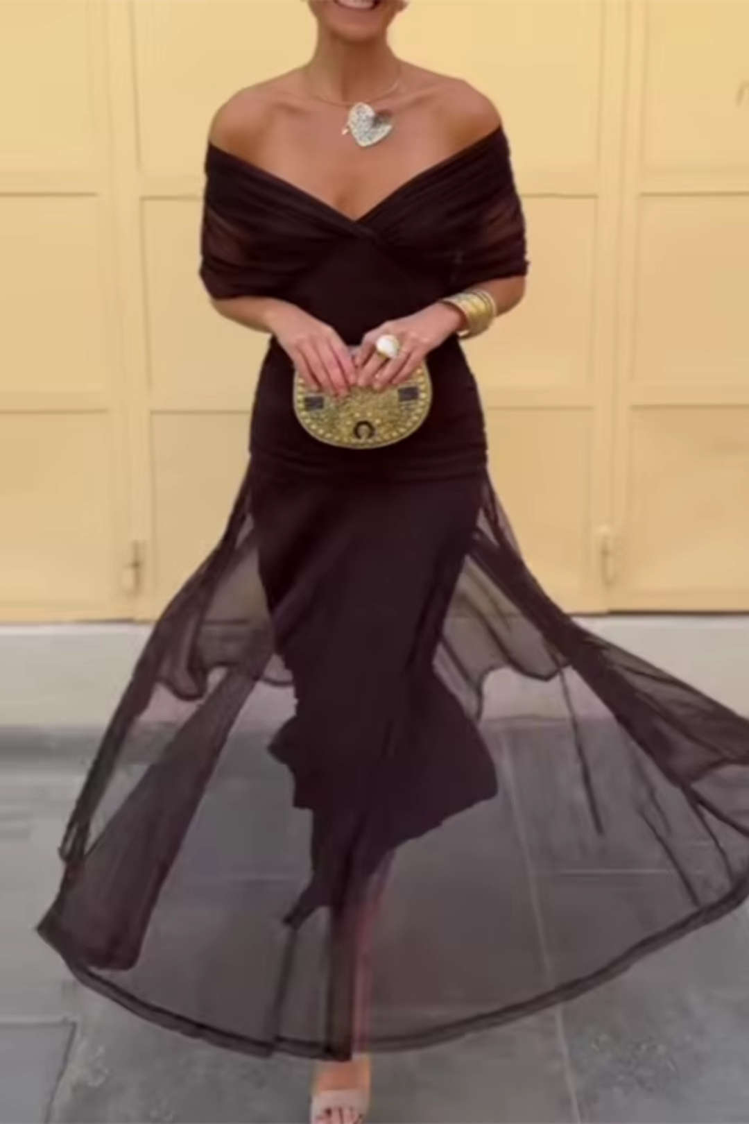 CHARLOTTE – ELEGANT FLOWING DRESS